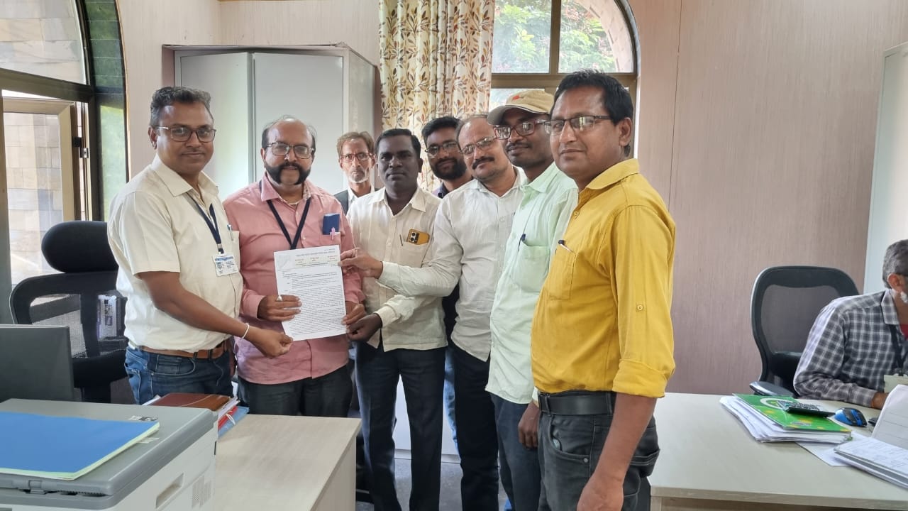 संगणक परीचालकांचे कामबंद आंदोलन