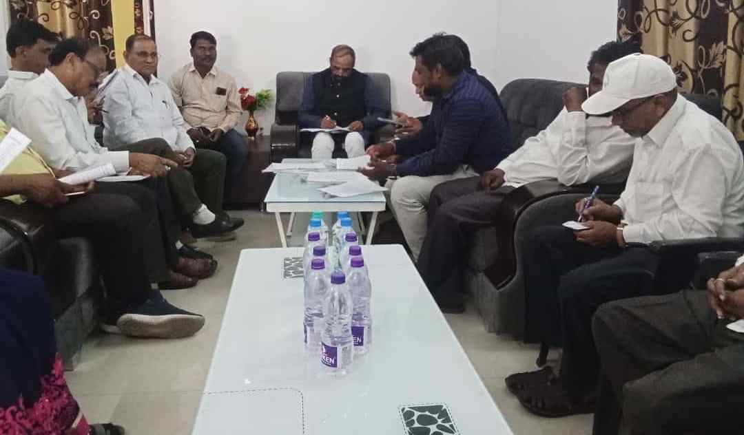 हंसराज अहिर यांनी चंद्रपूर लोकसभा क्षेत्रातील 3 विधानसभेचा घेतला आढावा