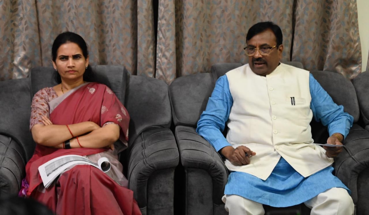 जिल्हा रुग्णालय व चंद्रपूर मेडिकल कॉलेज नागपूर एम्सला टेलीकन्सल्टसिने जोडणार – भारती पवार