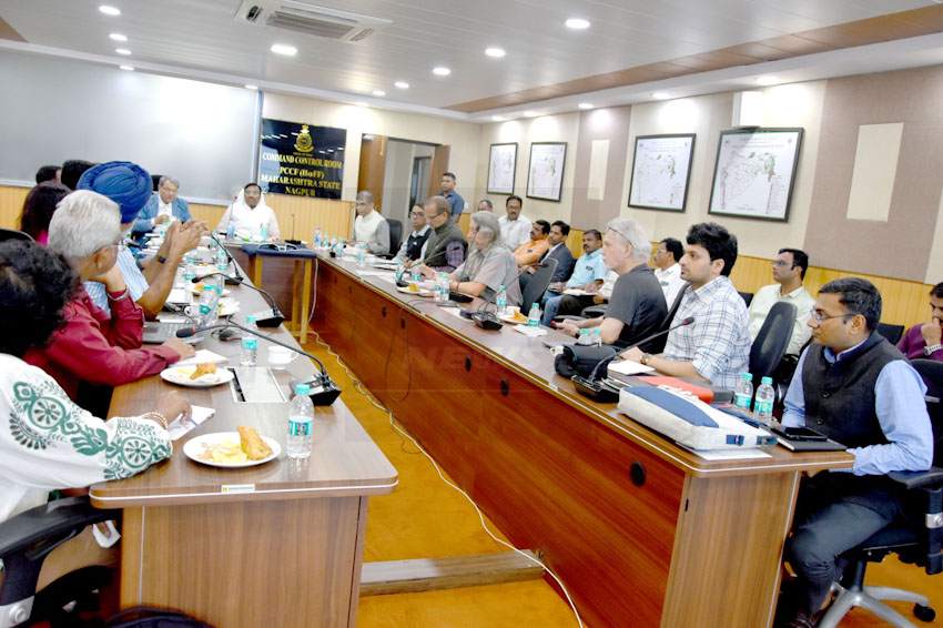 चंद्रपूर येथे आंतरराष्ट्रीय दर्जाचा व्याघ्र सफारी प्रकल्प करणार