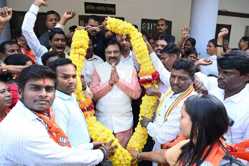 Minister sudhir mungantiwar