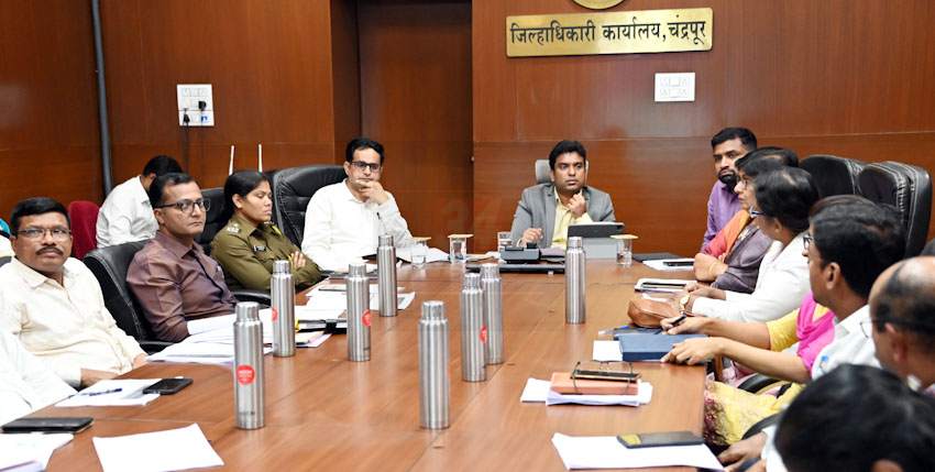 Female Feticide Chandrapur : गर्भलिंग निदान होत असलेल्या सोनोग्राफी केंद्रावर कडक कारवाई करा – जिल्हाधिकारी विनय गौडा